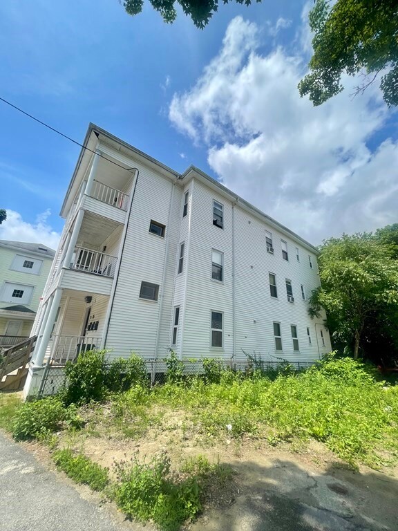 70 Florence St, Worcester, MA 01610 - photo 4