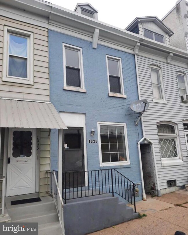 1035 Greenwich St, Reading, PA 19604 - photo 2