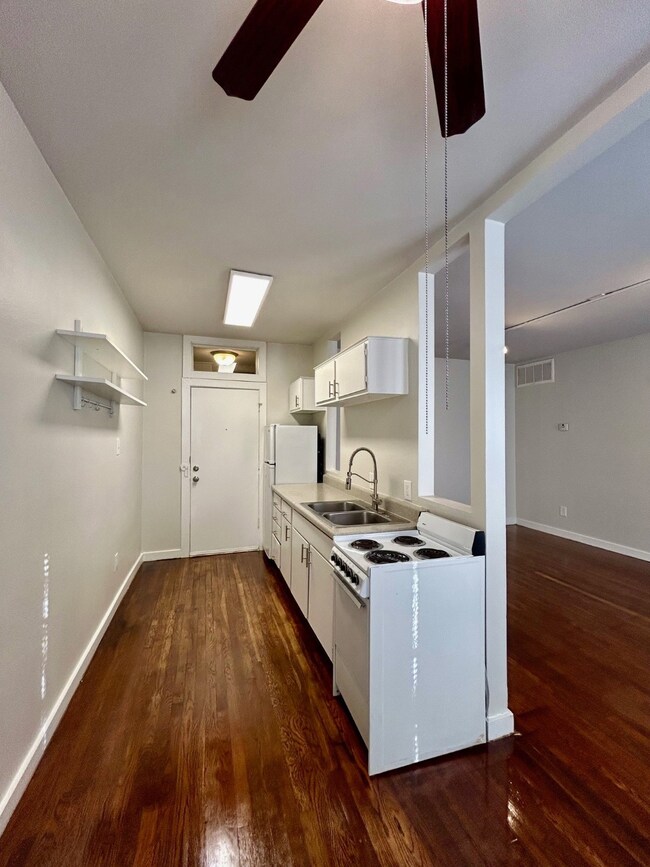 4021 Mandell St unit F, Houston, TX 77006 - photo 7