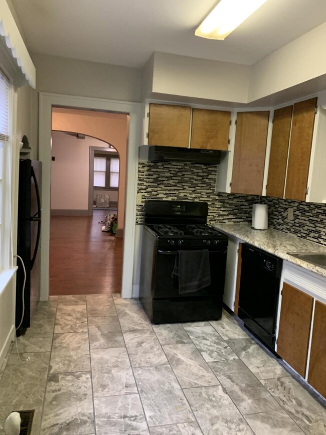 1106 S Park St, Kalamazoo, MI 49001 - photo 5