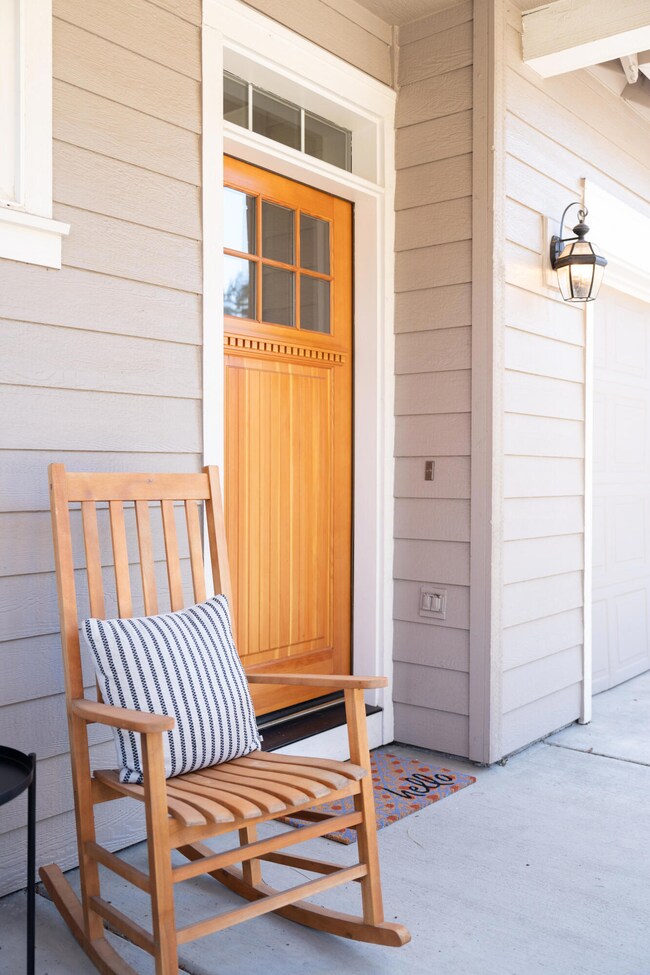 19843 Galileo Ave, Bend, OR 97702 - photo 3