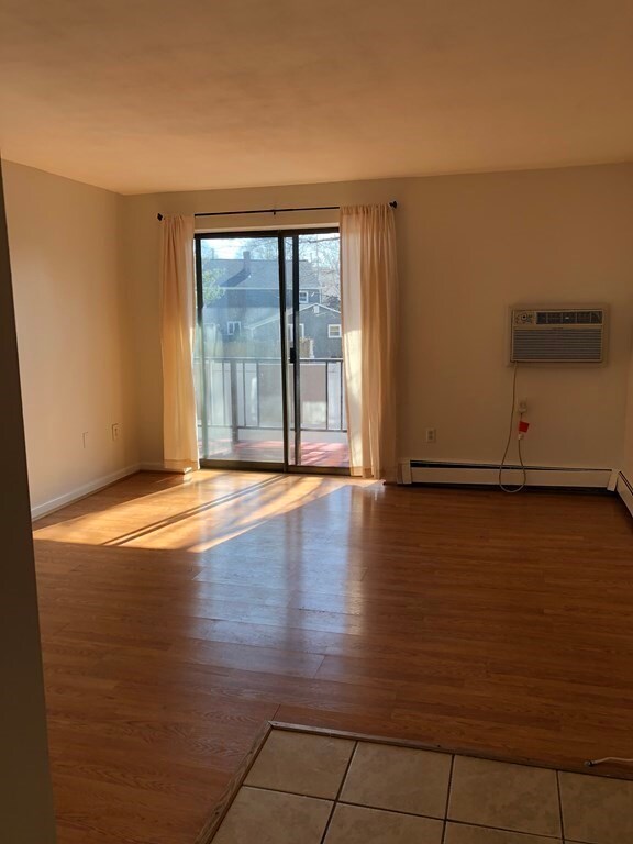 3 Richardson St unit E4, Wakefield, MA 01880 - photo 2