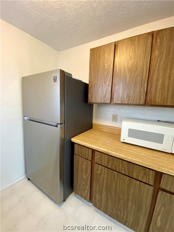 1304 Holik Dr, College Station, TX 77840 - photo 7