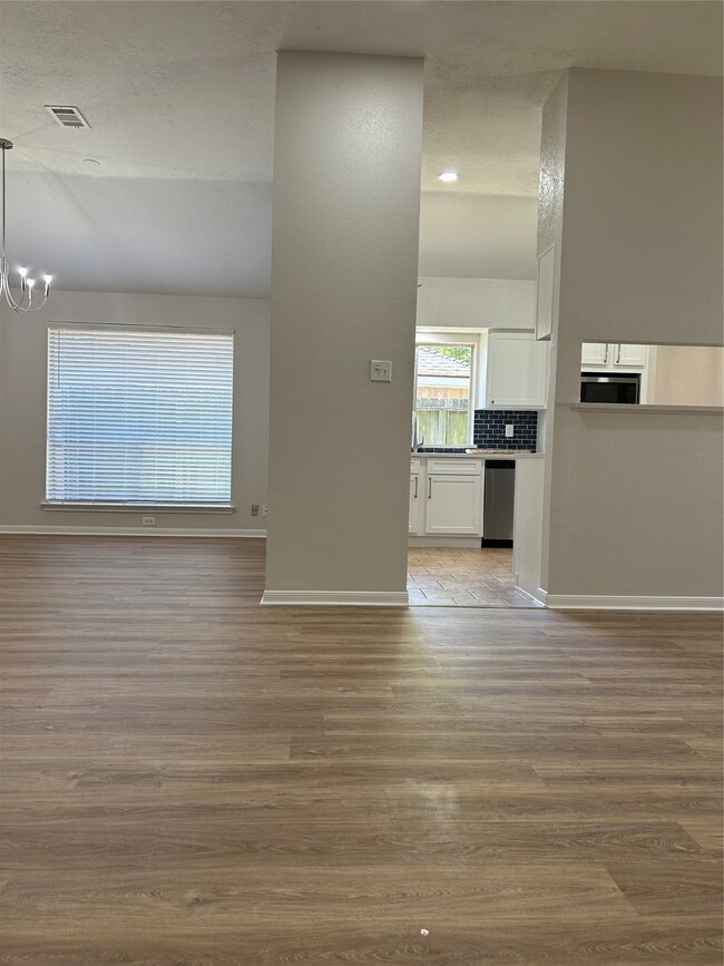 8639 Sunny Ridge Dr, Houston, TX 77095 - photo 4