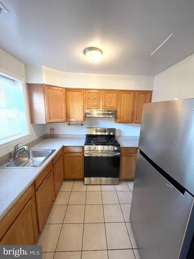 1957 Addison Rd S, District Heights, MD 20747 - photo 4