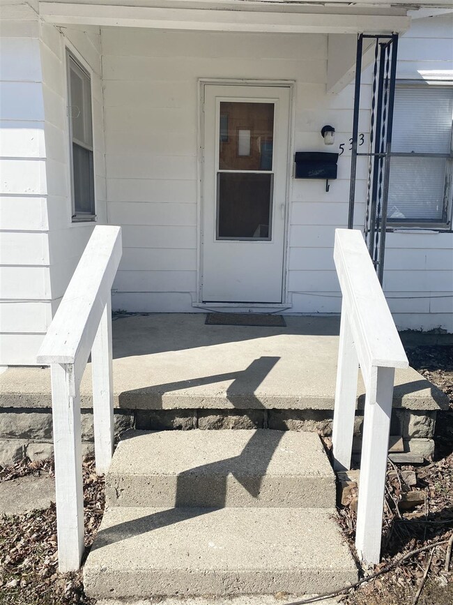 533 E Walnut St, Greentown, IN 46936 - photo 4