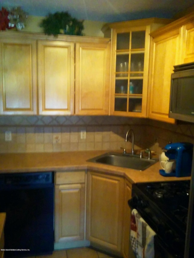 10 Ashley Ln, Staten Island, NY 10309 - photo 7