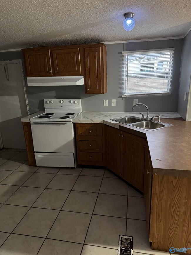 6204 Highway 53 unit D, Harvest, AL 35749 - photo 4