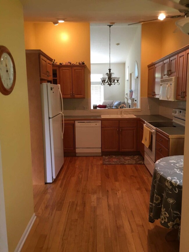 2478 Highridge Ln SE unit 15, Grand Rapids, MI 49546 - photo 5