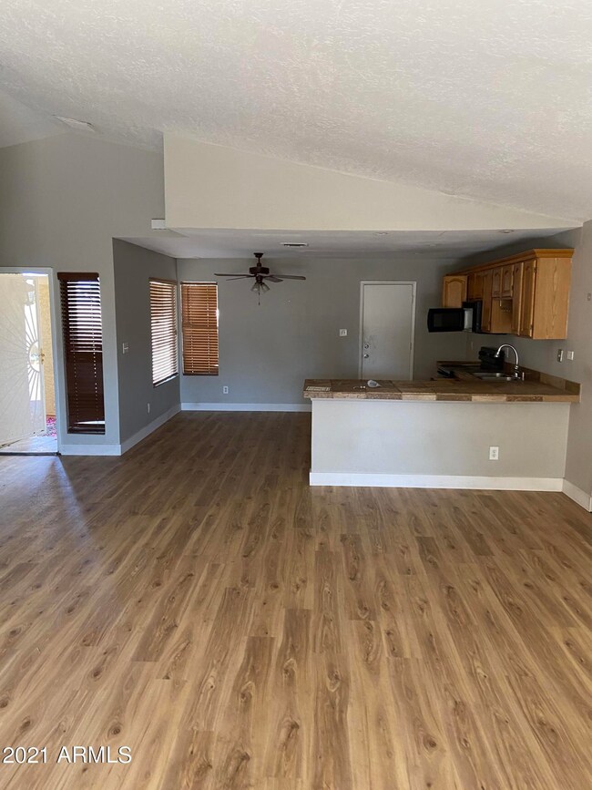 Kitchen Family room