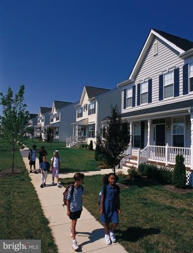 42493 Mandolin St, Chantilly, VA 20152 - photo 4