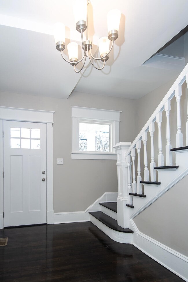 1002foyer