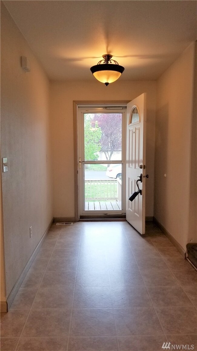 15812 90th Ave SE, Yelm, WA 98597 - photo 3