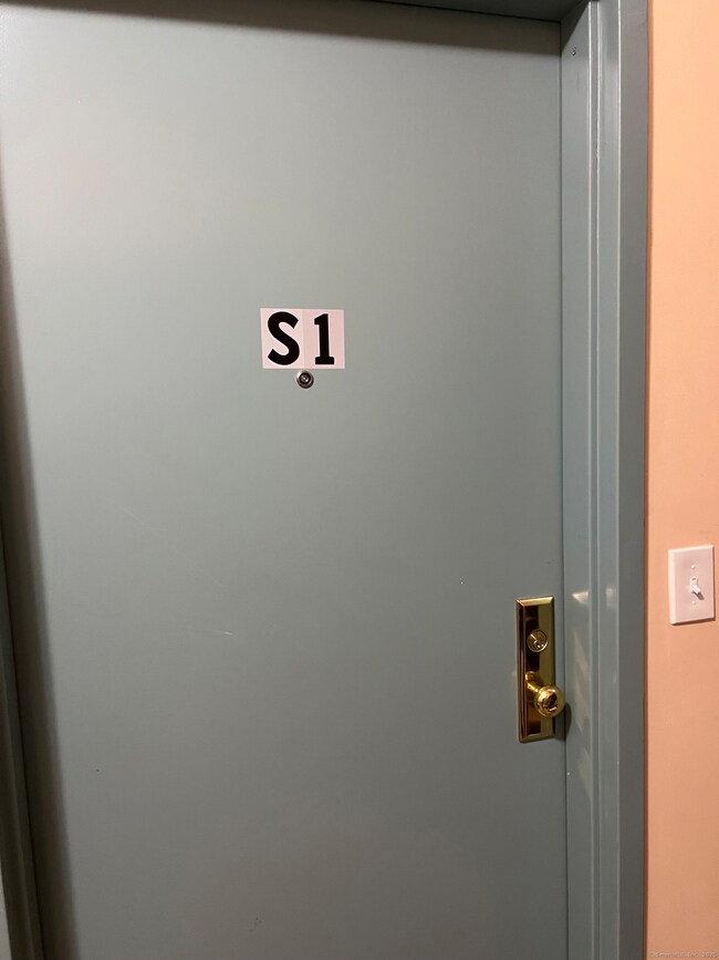 79 Barbour St unit S1, Hartford, CT 06120 - photo 2