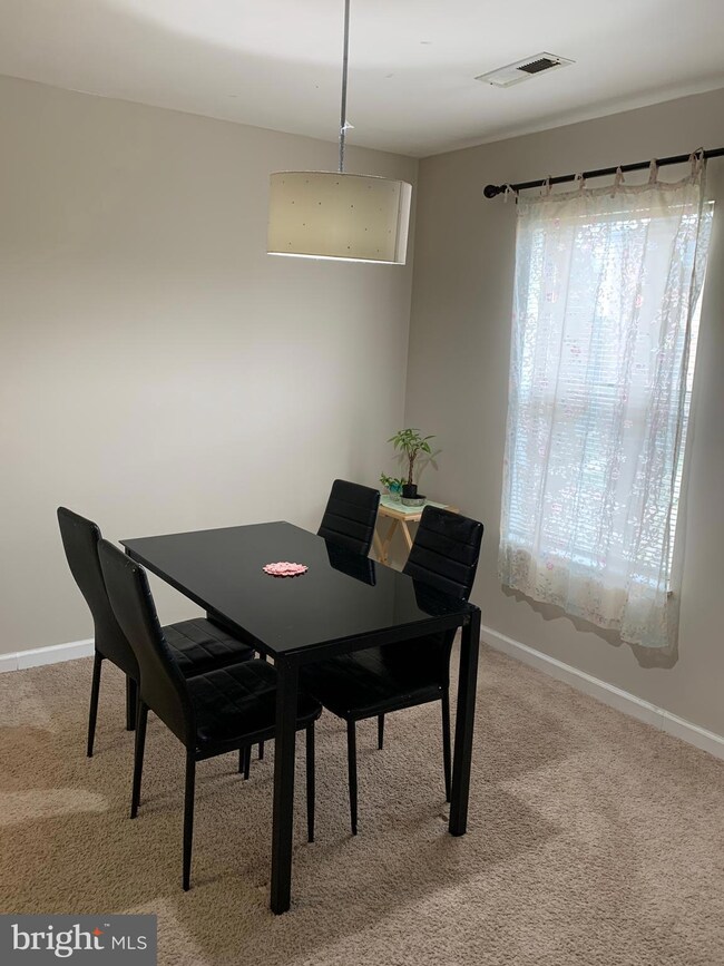 559 W Diamond Ave, Gaithersburg, MD 20877 - photo 7