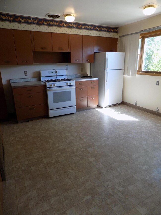 Eat-in Kitchen