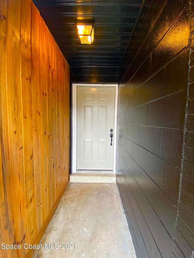 513 Mendel Ln, Titusville, FL 32796 - photo 3