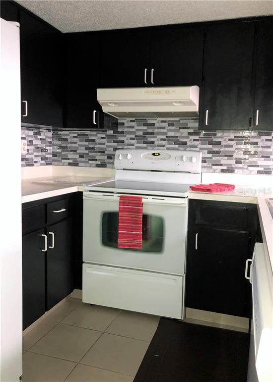 Kitchen - Ceramic Tile Floors