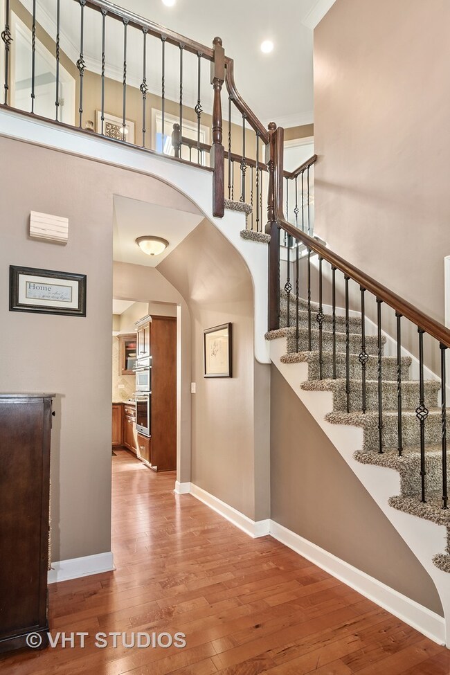 1352 Saxon Ln, Naperville, IL 60564 - photo 5