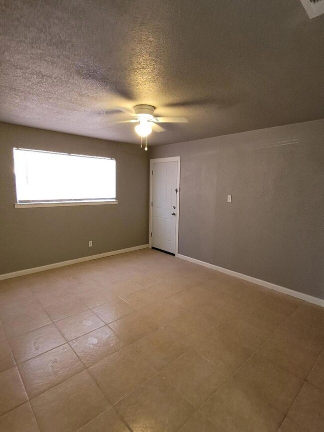 750 E Pecan St, Hurst, TX 76053 - photo 5