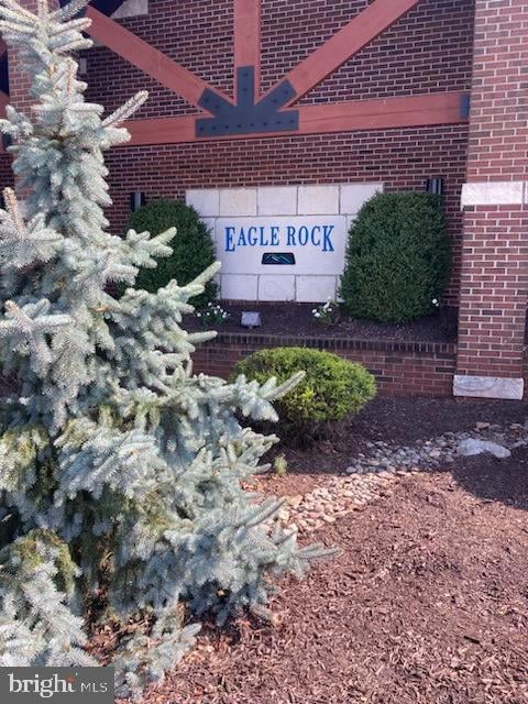 51 Mohican Ct, Hazle Township, PA 18202 - photo 2