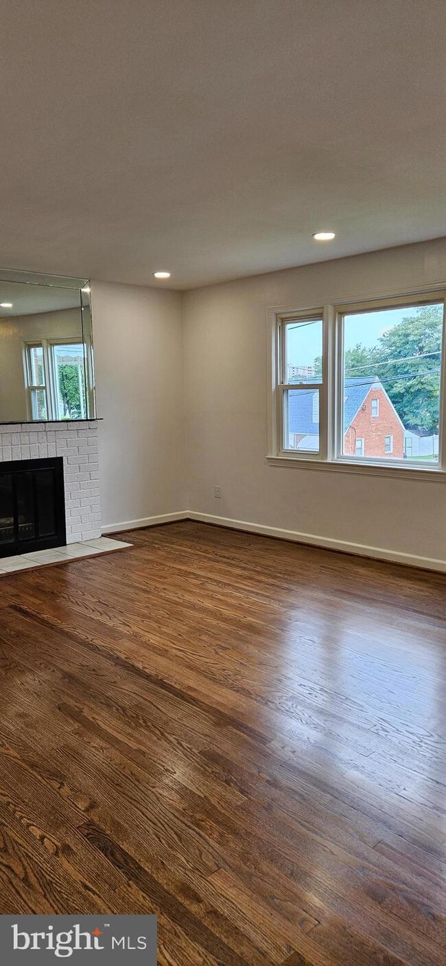 717 Sheridan St, Hyattsville, MD 20783 - photo 5