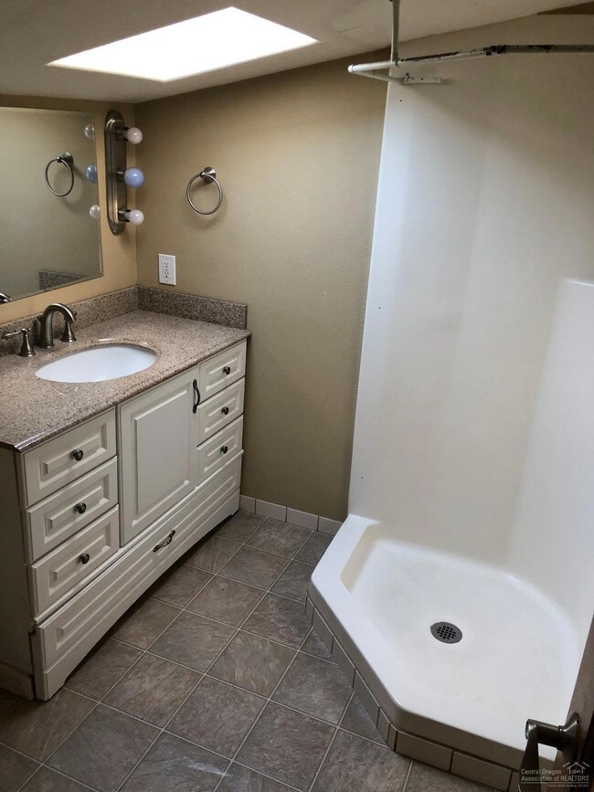 804 NW 14th St, Bend, OR 97701 - photo 5