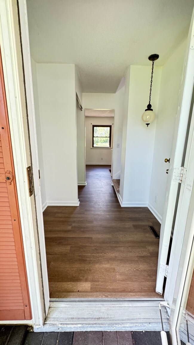 3390 Marilyn St, Columbus, IN 47203 - photo 5