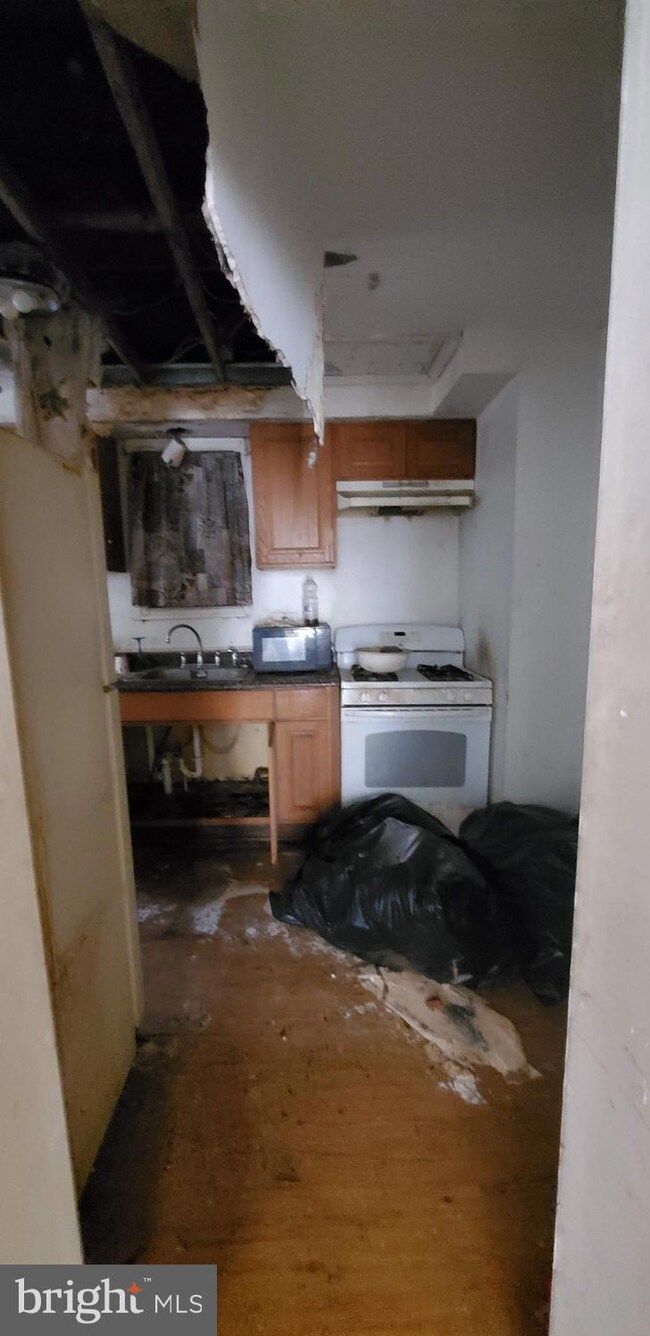 781 Mount Vernon St, Camden, NJ 08103 - photo 6