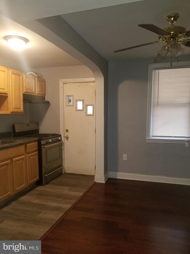 1018 Ellicott Dr, Baltimore, MD 21216 - photo 5