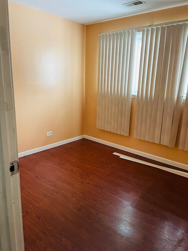 19041 Baker Ave, Country Club Hills, IL 60478 - photo 5