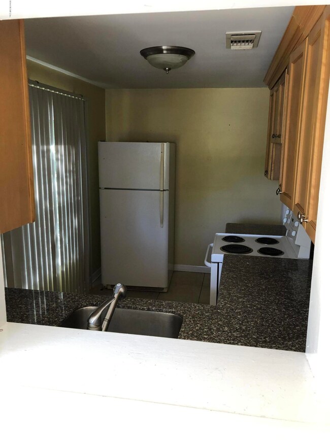1604 Cherry St unit 5, Jacksonville, FL 32205 - photo 3
