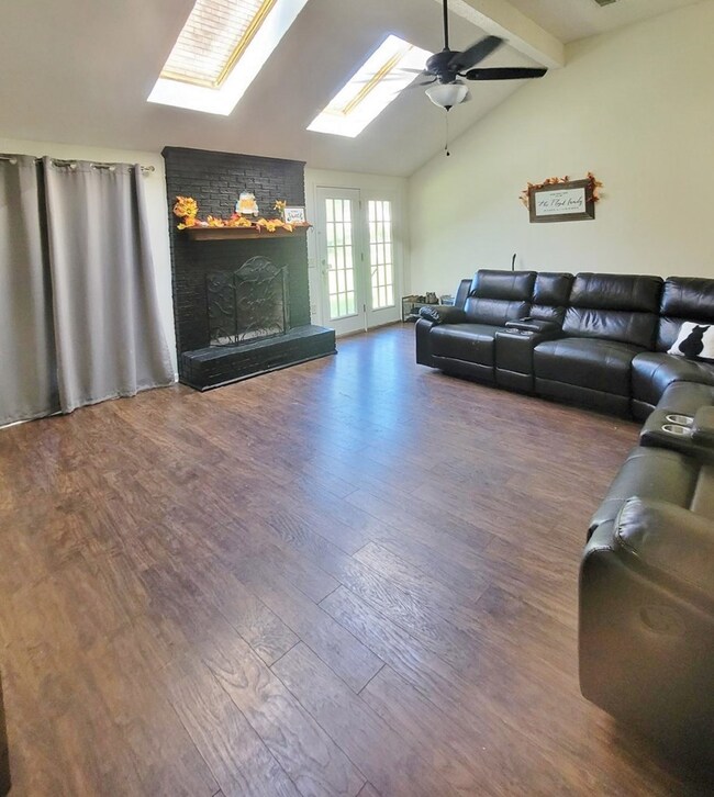 818 Miracle Ln, Vidalia, GA 30474 - photo 7