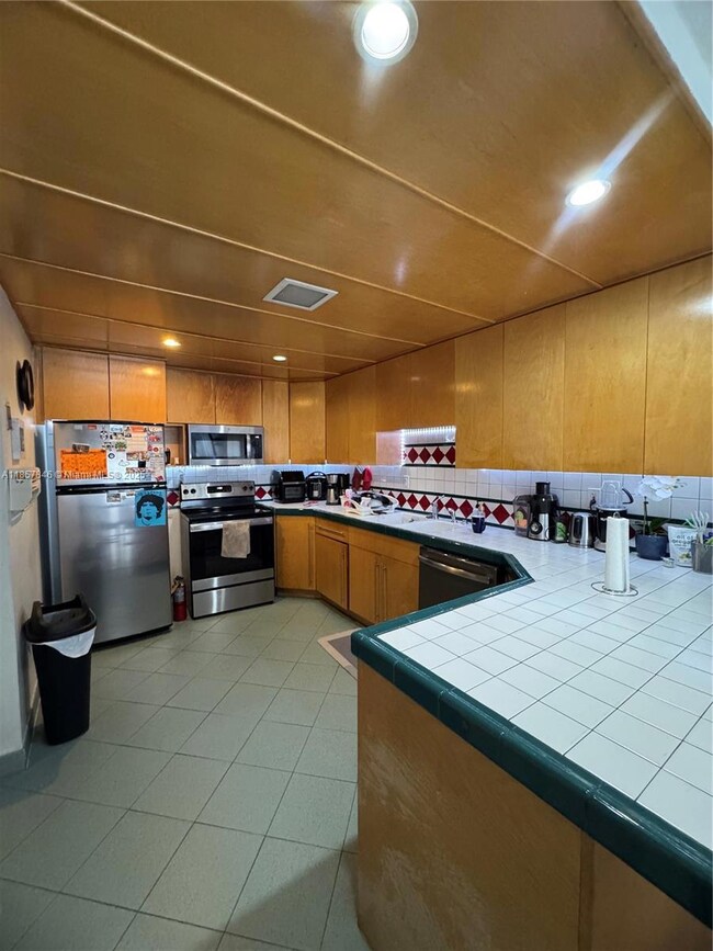 6445 SW 116th Place unit A, Miami, FL 33173 - photo 5