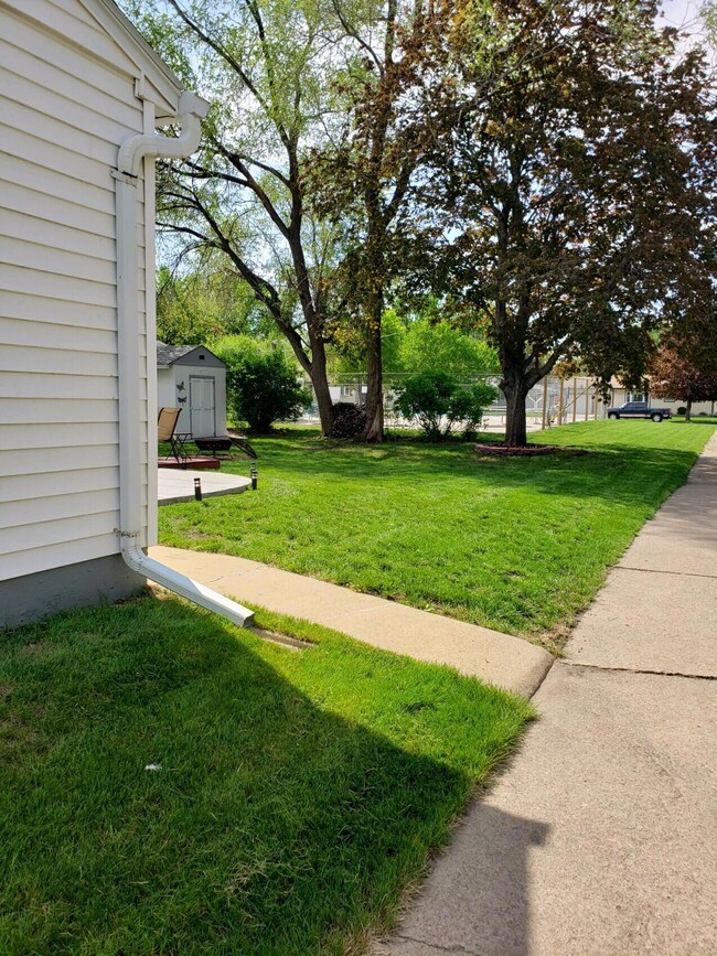 1501 Bridle Dr, Mitchell, SD 57301 - photo 7