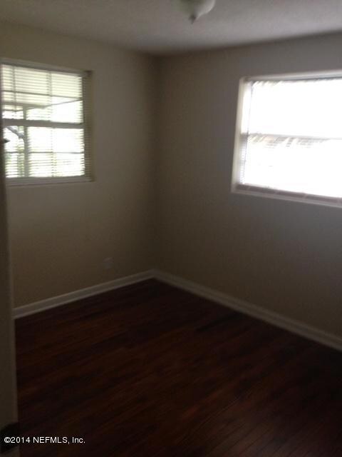 2803 Parr Ct E, Jacksonville, FL 32216 - photo 5
