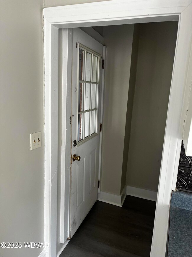 2421 W 4th St unit 2ND. FL., Williamsport, PA 17701 - photo 2