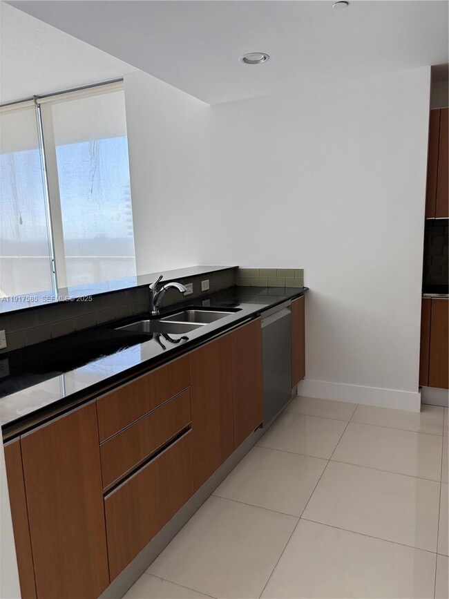 Avenue Brickell Tower 2 unit 3014, Miami, FL 33131 - photo 3