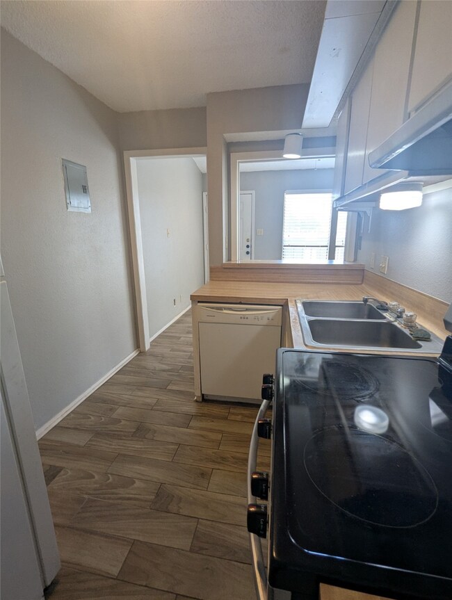 3000 Guadalupe St unit 310, Austin, TX 78705 - photo 2