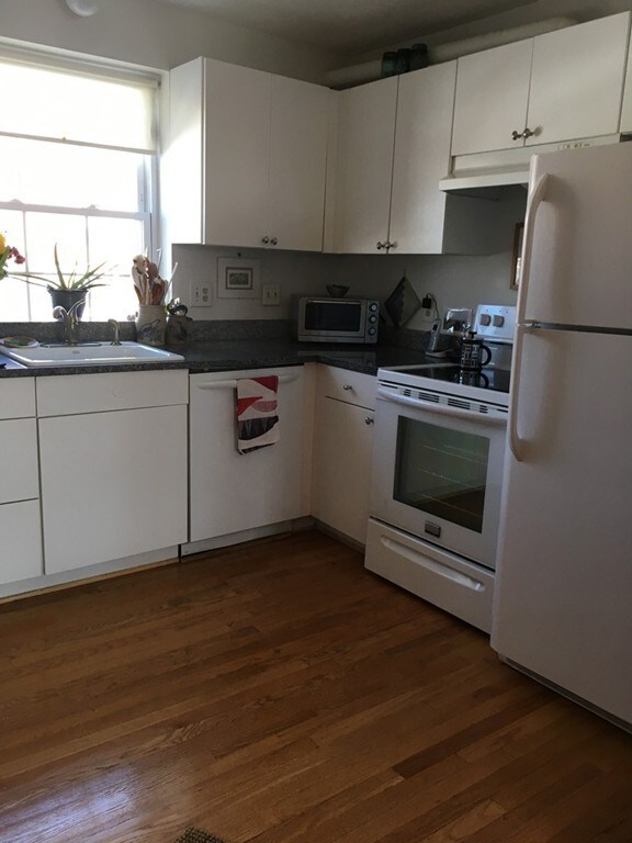 5 Walden St unit 8, Cambridge, MA 02140 - photo 3