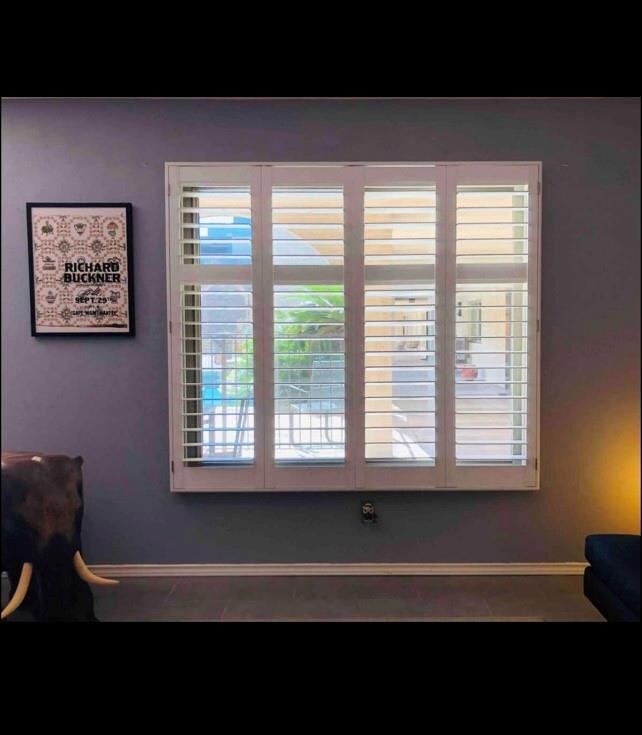 Detailed view of baseboards