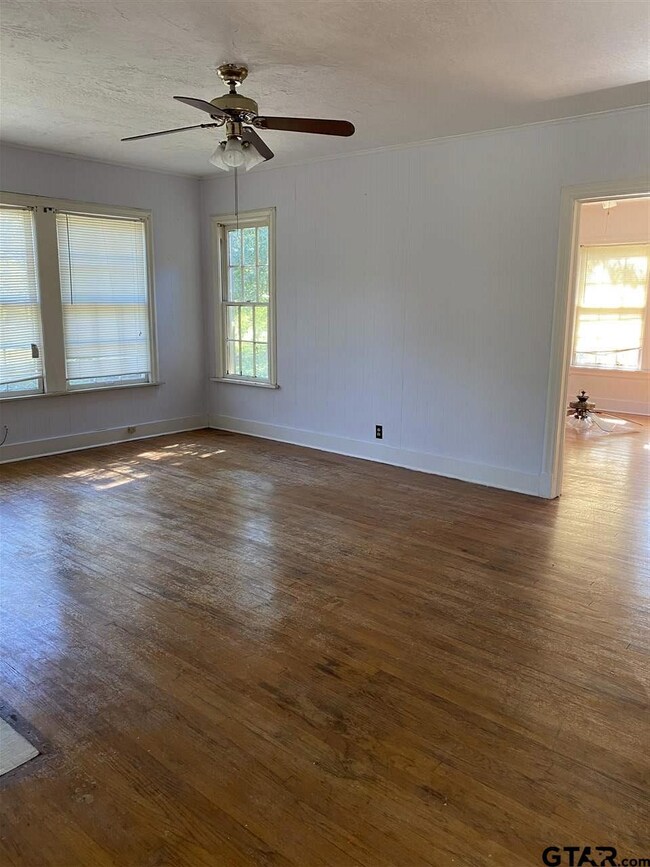 721 721 S Augusta, Tyler, TX 75701 - photo 2