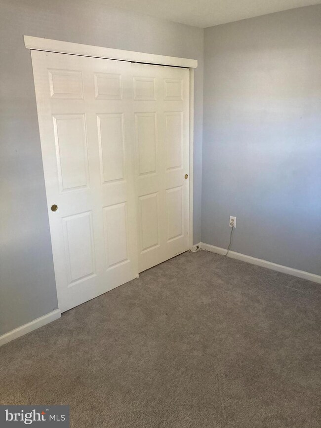 21 Apricot Ln, Levittown, PA 19055 - photo 4