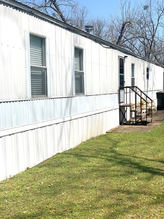 3205 Sylvester Rd, Albany, GA 31705 - photo 6