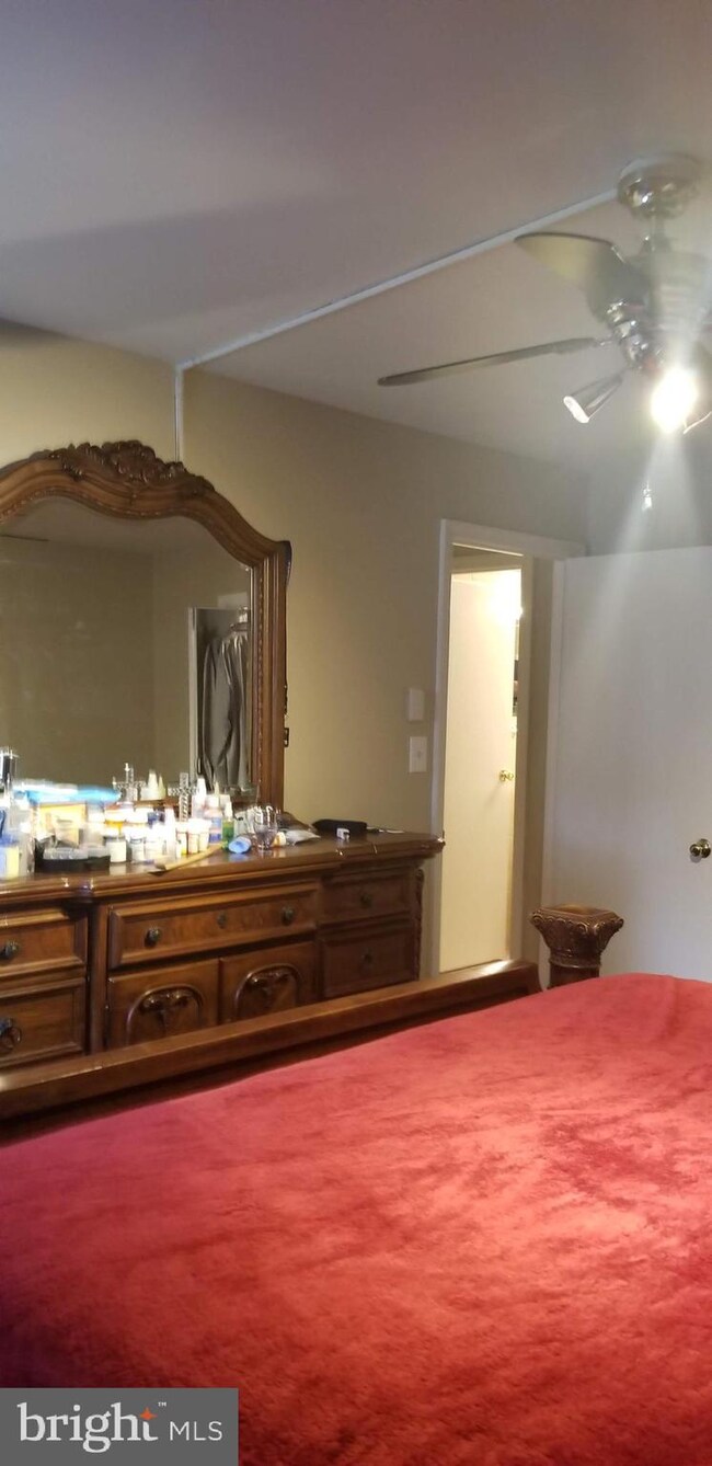 5502 Karen Elaine Dr unit 918, New Carrollton, MD 20784 - photo 4