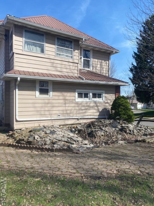 134 S High St, Kenton, OH 43326 - photo 3