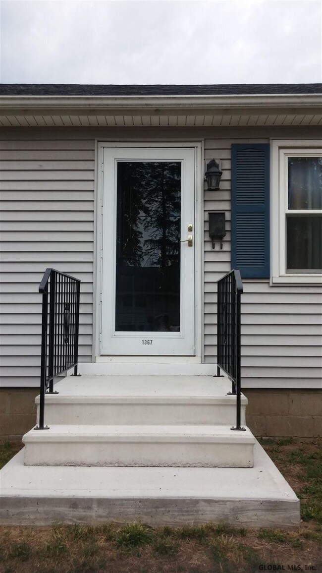 1367 Aster St, Schenectady, NY 12306 - photo 5