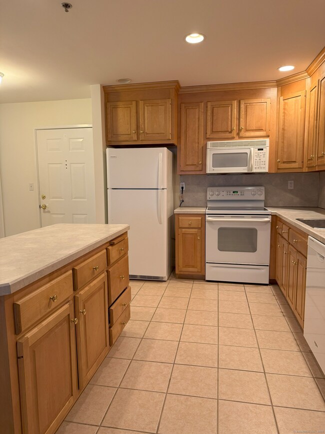 380 Main St unit 13, Wallingford, CT 06492 - photo 3