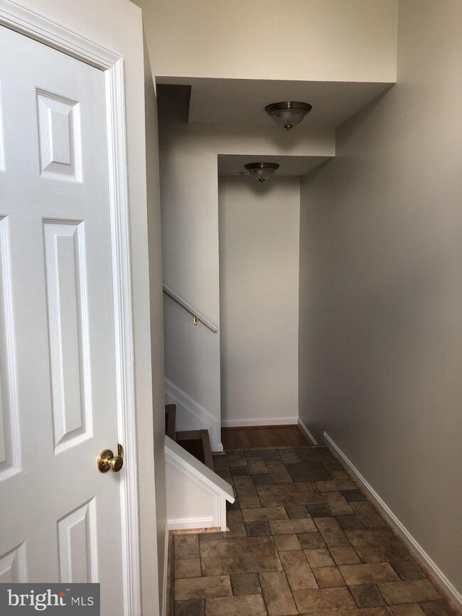 1204 Heathfield Rd, Sykesville, MD 21784 - photo 3