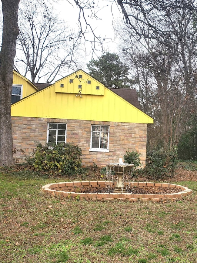 406 N Commons St W, Tuscumbia, AL 35674 - photo 4